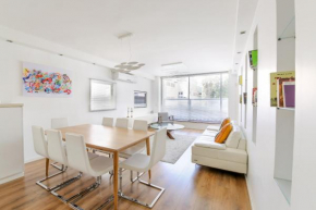 Amazing 3 Bedroom apt on the Sea- Mapu Street